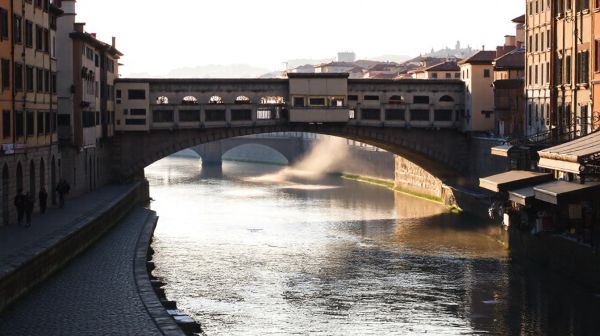 Les secrets du Ponte Vecchio à Florence : guide essentiel