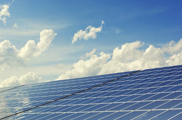 Panneau solaire photovoltaïque : l'énergie renouvelable accessible